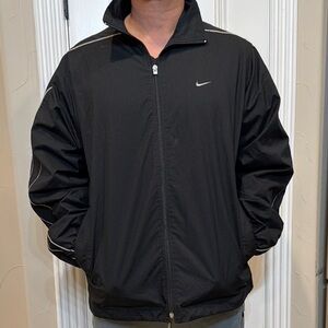 Nike Men's Black Jacket Lightweight size Large